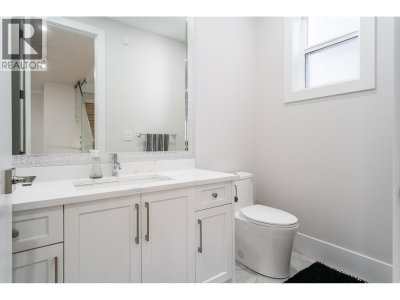 3409 VICTORIA Drive | Coquitlam British Columbia | Slide Image Nineteen