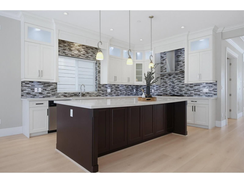 1426 FINLAY Street White Rock British Columbia, V4B 4L5 - 5 Bedrooms Condo For Sale