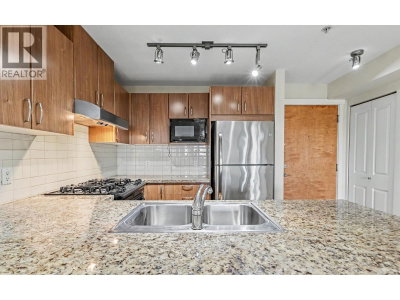 3082 DAYANEE SPRINGS Boulevard | Coquitlam British Columbia | Slide Image Eight