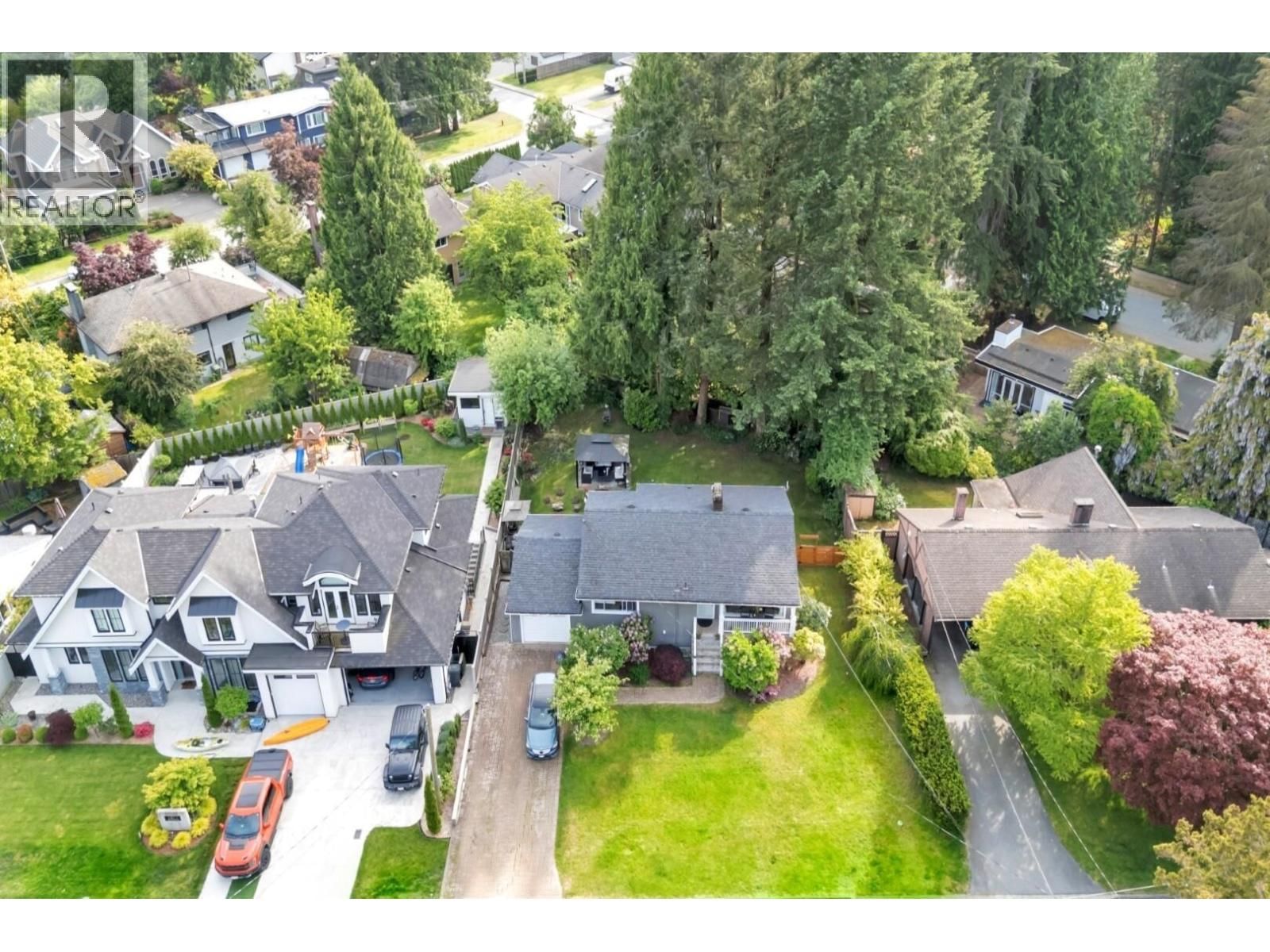 1075 RUTHINA Avenue, North Vancouver, British Columbia V7R 2E7