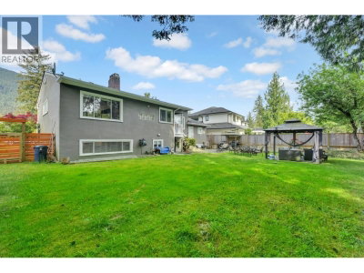 1075 RUTHINA Avenue | North Vancouver British Columbia | Slide Image Thirty-five