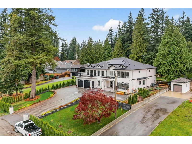 12673 54 Avenue Surrey British Columbia, V3X 3C1 - 8 Bedrooms Home For Sale