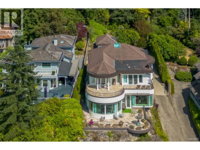 5387 WESTHAVEN Wynd | West Vancouver British Columbia | Slide Image Forty