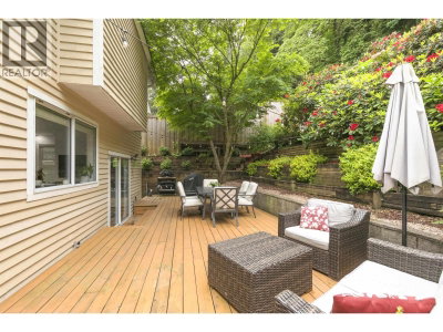 1659 DEEP COVE Road | North Vancouver British Columbia | Slide Image Twelve