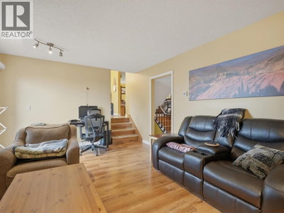 3183 BEACON Drive | Coquitlam British Columbia | Slide Image Three