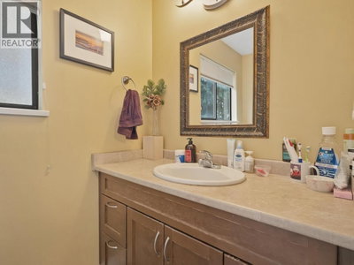 3183 BEACON Drive | Coquitlam British Columbia | Slide Image Nine
