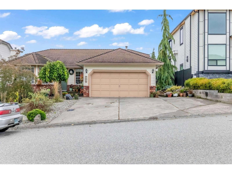 2830 CROSSLEY Drive Abbotsford British Columbia, V2T 5H4 - 3 Bedrooms Home For Sale