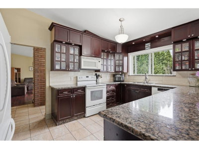 34017 MARSHALL Road | Abbotsford British Columbia | Slide Image Five