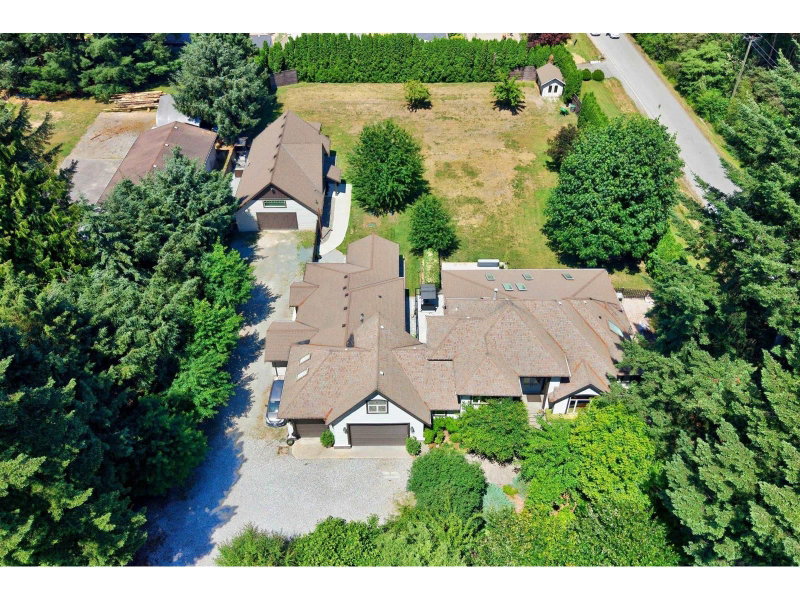 19185 90 Avenue Surrey British Columbia, V4N 3X2 - 9 Bedrooms Home For Sale