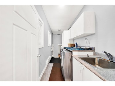 7051 144B Street | Surrey British Columbia | Slide Image Eleven