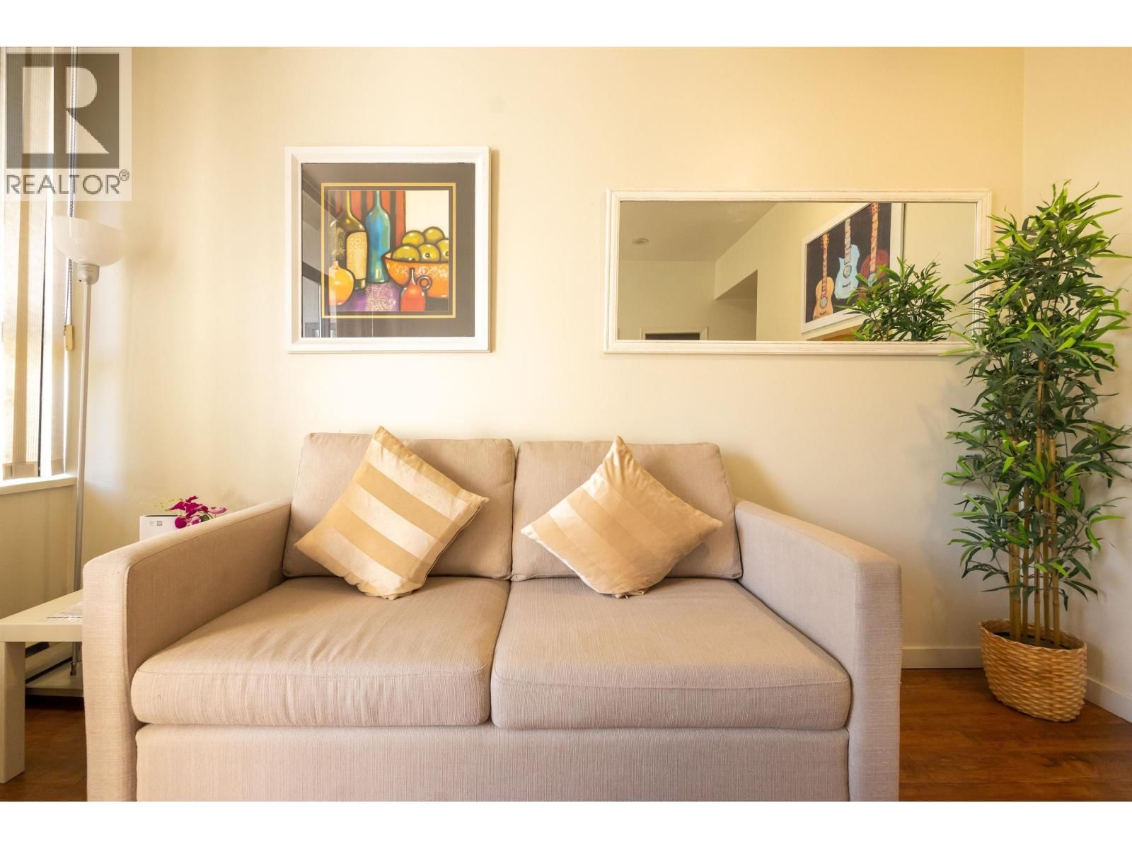 1010 HOWE Street, Vancouver, British Columbia V6Z 1P5