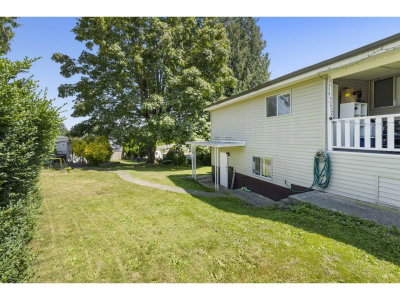 31536 MONARCH Court | Abbotsford British Columbia | Slide Image Three