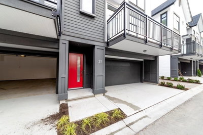 17555 57A Avenue | Surrey British Columbia | Slide Image Three