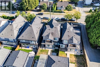 907 HARRIS Avenue | Coquitlam British Columbia | Slide Image Seventeen