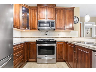 2860 TRETHEWEY Street | Abbotsford British Columbia | Slide Image Four