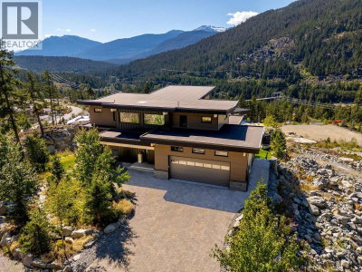 9292 STELLER'S Way | Whistler British Columbia | Slide Image Twenty-seven