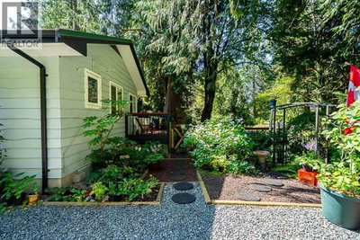 22592 132 Avenue | Maple Ridge British Columbia | Slide Image Three
