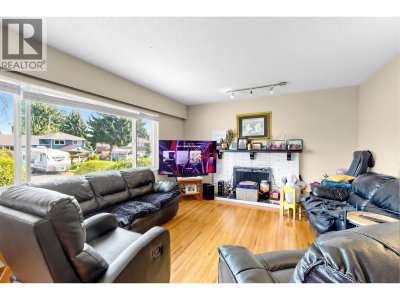 10111 AINSWORTH Crescent | Richmond British Columbia | Slide Image Ten
