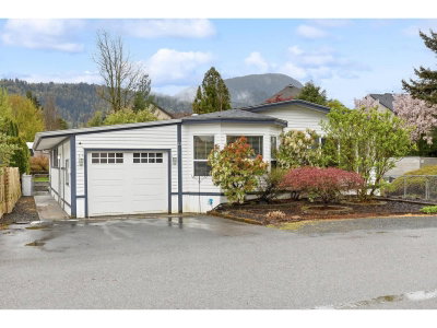 44565 MONTE VISTA Drive | Chilliwack British Columbia | Slide Image Four
