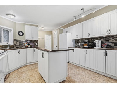 44565 MONTE VISTA Drive | Chilliwack British Columbia | Slide Image Seven