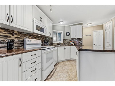 44565 MONTE VISTA Drive | Chilliwack British Columbia | Slide Image Eight