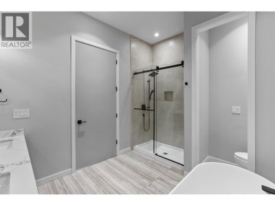 41717 GOVERNMENT Road | Squamish British Columbia | Slide Image Forty