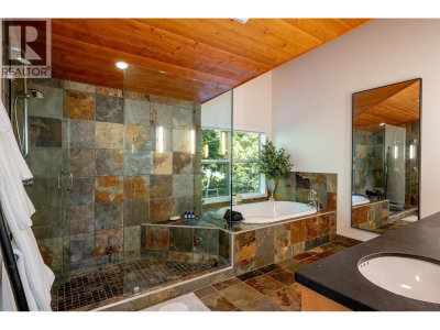 2219 ASPEN Drive | Whistler British Columbia | Slide Image Seventeen