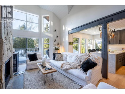 2219 ASPEN Drive | Whistler British Columbia | Slide Image Two