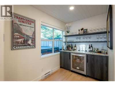2219 ASPEN Drive | Whistler British Columbia | Slide Image Nine