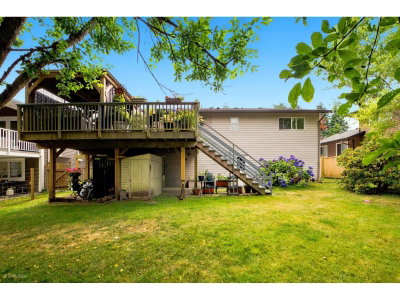 15467 POPLAR Drive | Surrey British Columbia | Slide Image Twenty-four