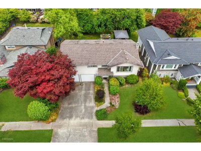 15467 POPLAR Drive | Surrey British Columbia | Slide Image Four