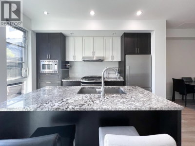 548 FOSTER Avenue | Coquitlam British Columbia | Slide Image Thirteen