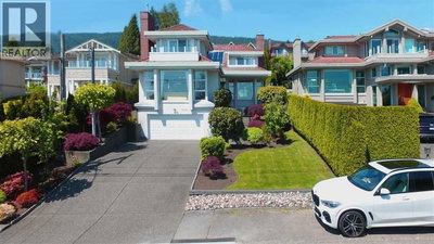 2273 MATHERS Avenue | West Vancouver British Columbia | Slide Image Three