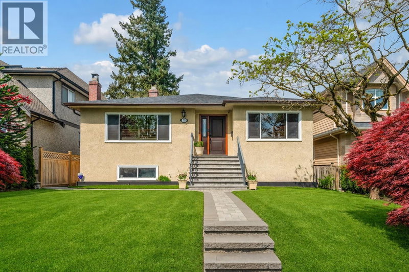 727 66TH Avenue Vancouver British Columbia, V6P 2R4 - 5 Bedrooms Home For Sale