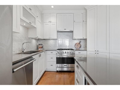 14855 THRIFT Avenue | White Rock British Columbia | Slide Image Thirteen