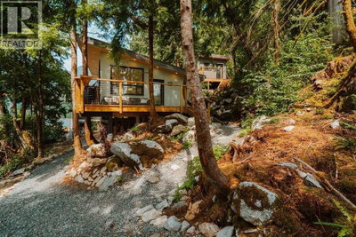 14 CROKER Island | North Vancouver British Columbia | Slide Image Forty