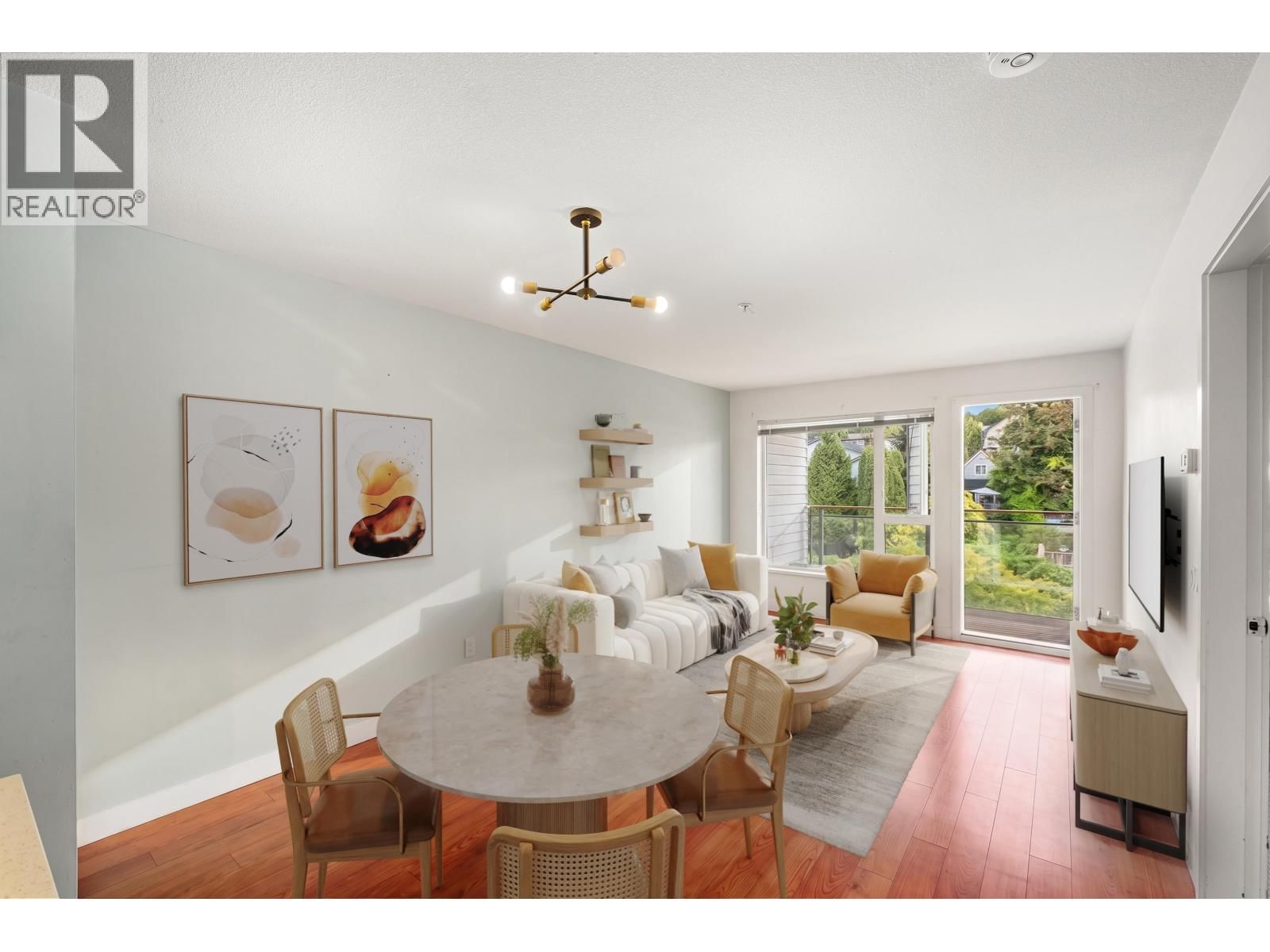 221 3RD Street, North Vancouver, British Columbia V7L 0C1