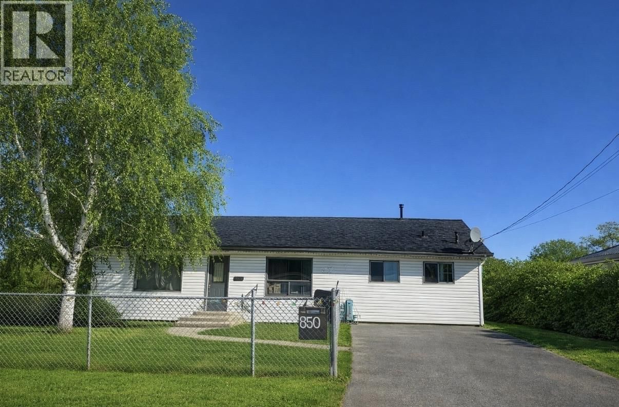 8508 98 Avenue, Fort St. John, British Columbia V1J 1P7
