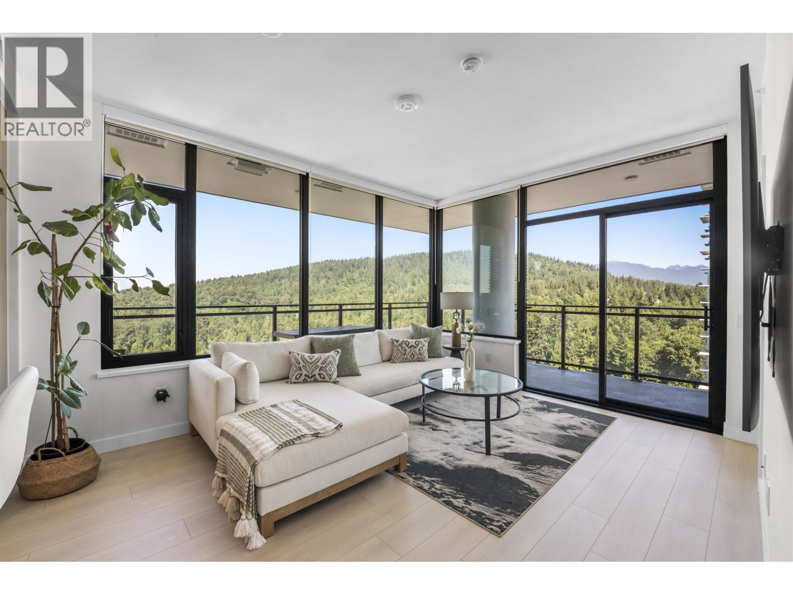 626 CLAREMONT Street, Coquitlam, British Columbia V3J 0T1