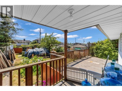 3822 KINCAID Street | Burnaby British Columbia | Slide Image Seventeen