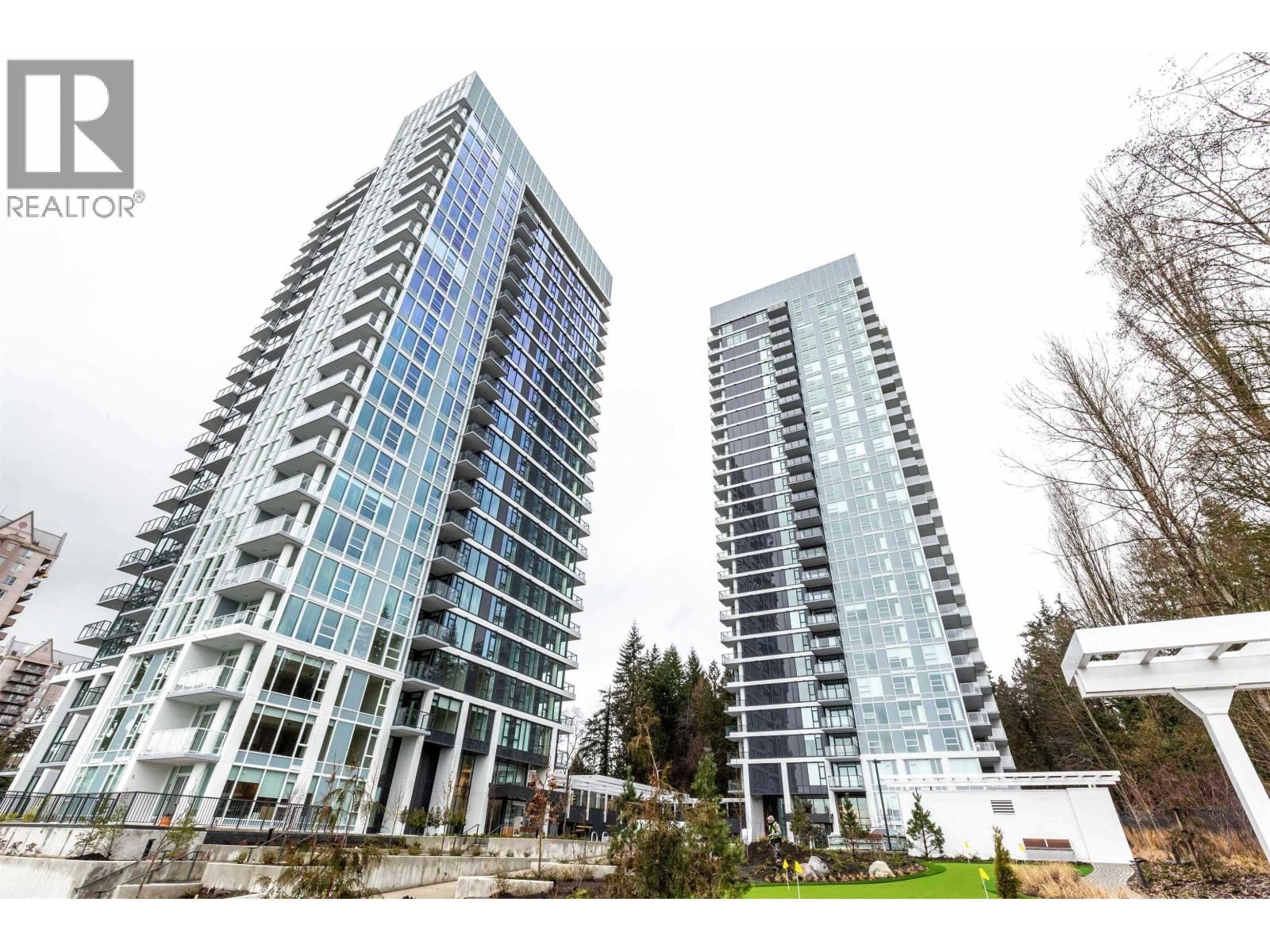 585 AUSTIN Avenue, Coquitlam, British Columbia V3K 0G6