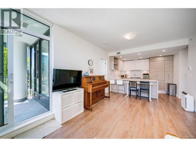 585 AUSTIN Avenue | Coquitlam British Columbia | Slide Image Twelve