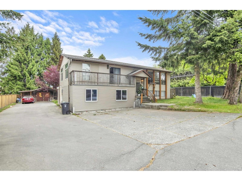 27191 28A Avenue Langley British Columbia, V4W 3A4 - 9 Bedrooms Home For Sale