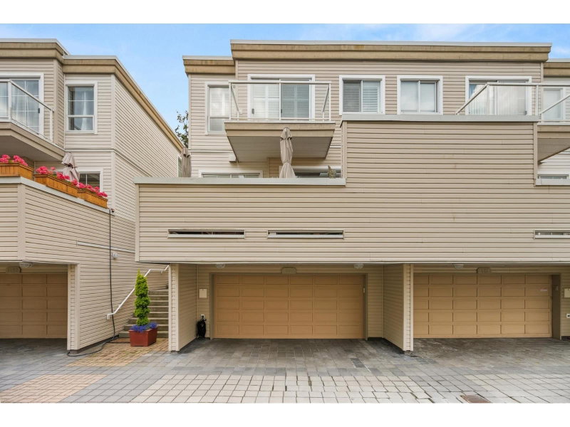 1157 VIDAL Street White Rock British Columbia, V4B 3T4 - 3 Bedrooms Waterfront Condo For Sale