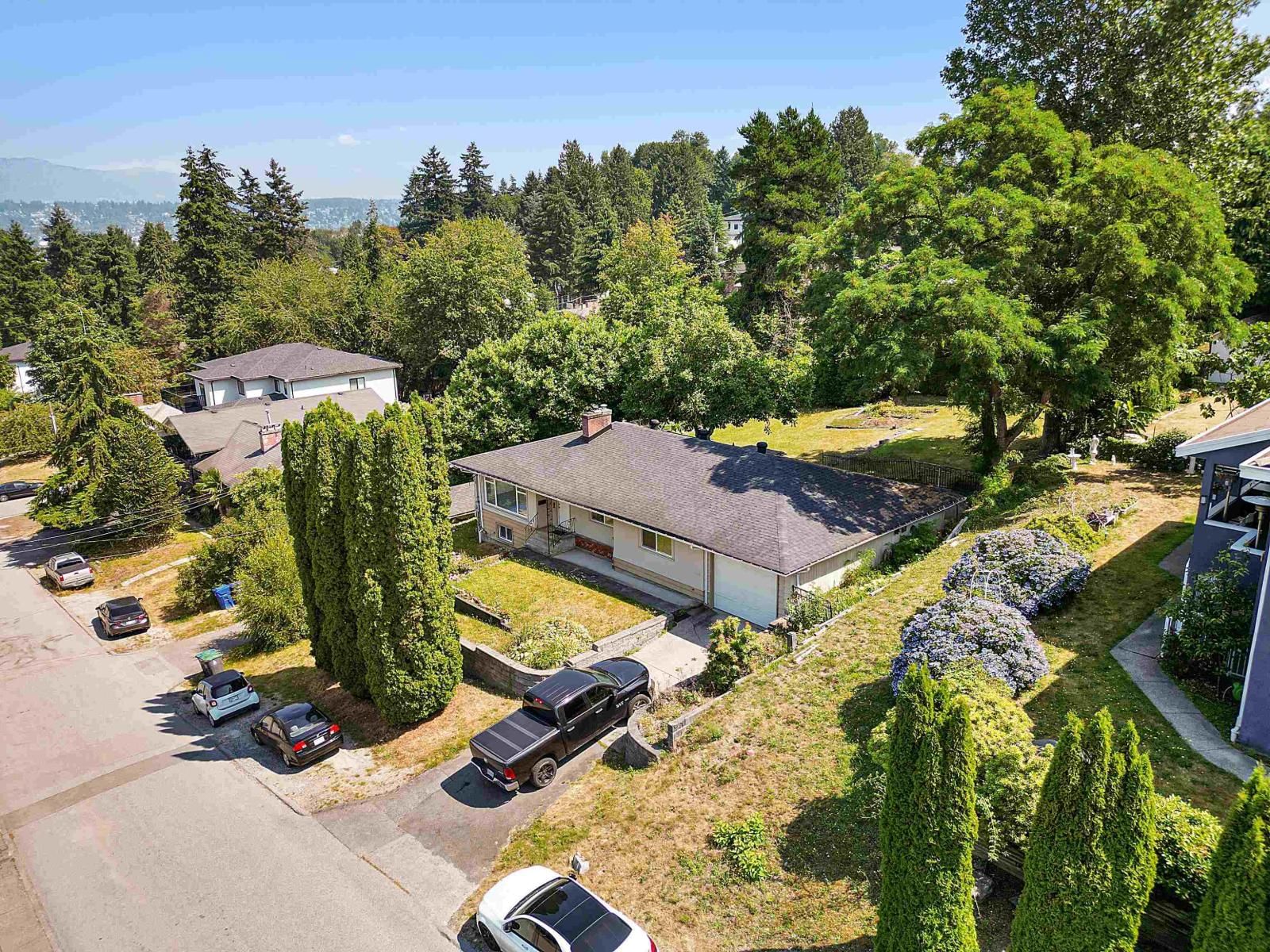 11028 129A Street, Surrey, British Columbia V3T 3L1