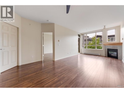 580 RAVEN WOODS Drive | North Vancouver British Columbia | Slide Image Eight