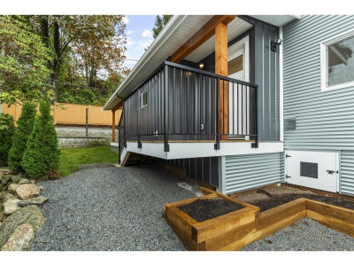 34519 LOUGHEED Highway | Mission British Columbia | Slide Image Six