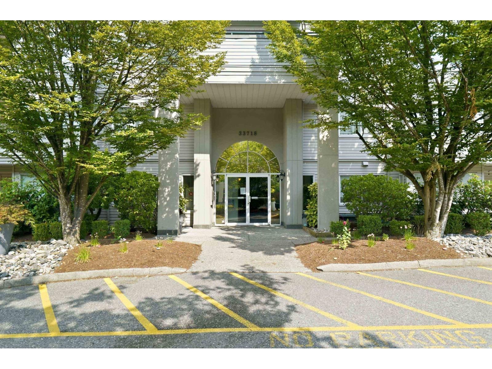 33718 KING Road, Abbotsford, British Columbia V2S 8J3