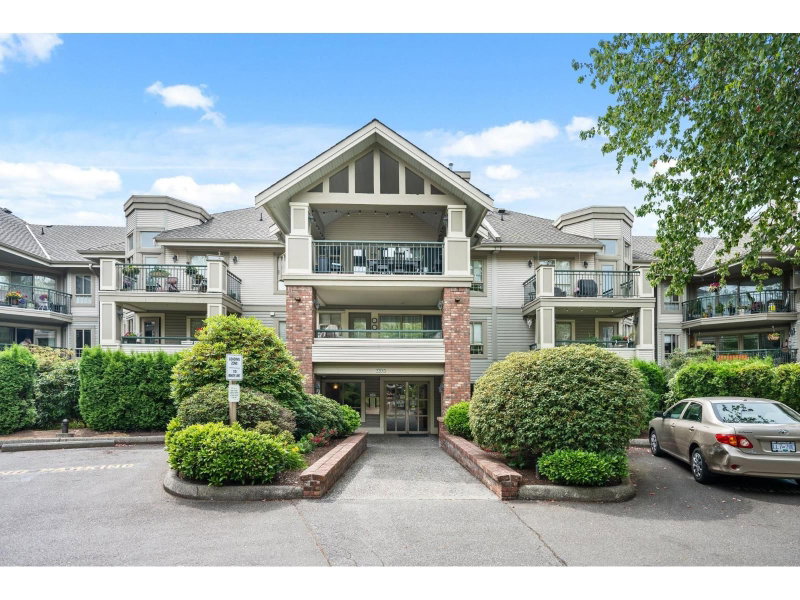 22015 48 Avenue Langley British Columbia, V3A 8L3 - 2 Bedrooms Condo For Sale