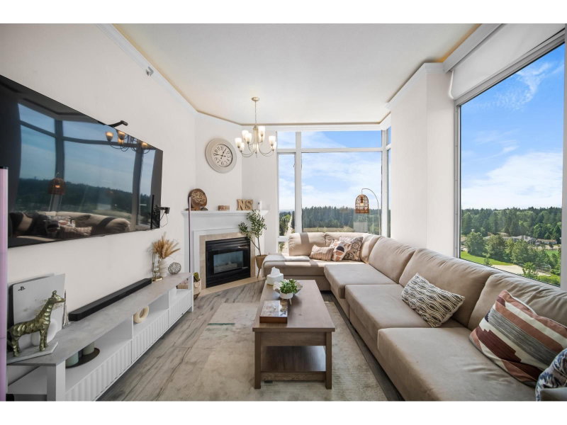 14820 104 Avenue Surrey British Columbia, V3R 0V9 - 2 Bedrooms Condo For Sale